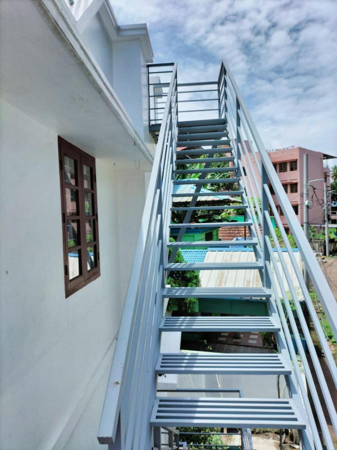 Kochi Joseys Homestay מראה חיצוני תמונה